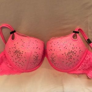NWT VS Demi Bra - 5 Ways To Wear It!
